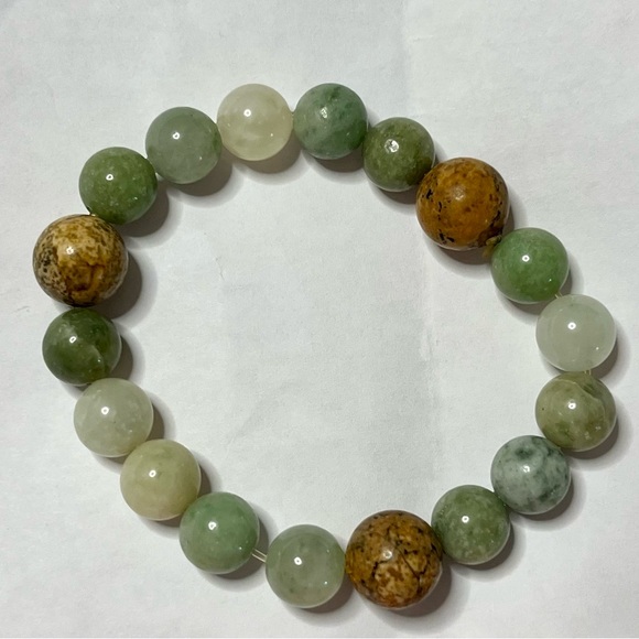 Gemstone elastic bead bracelet, quartz, emerald jewelry - Picture 6 of 7